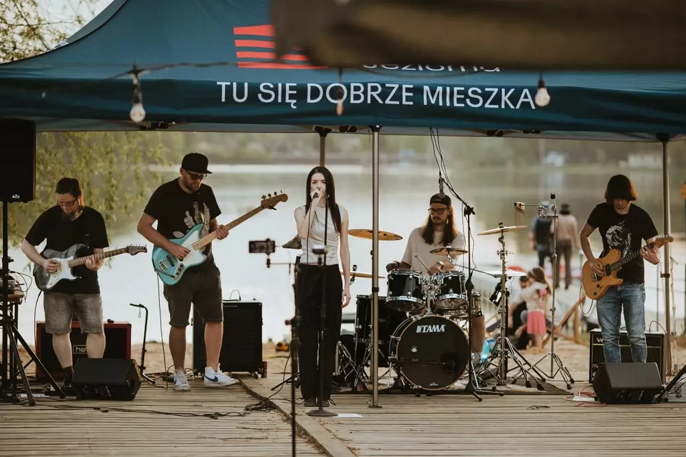 Namiastka music, zdjęcie z koncertu w Przystań Siewierz